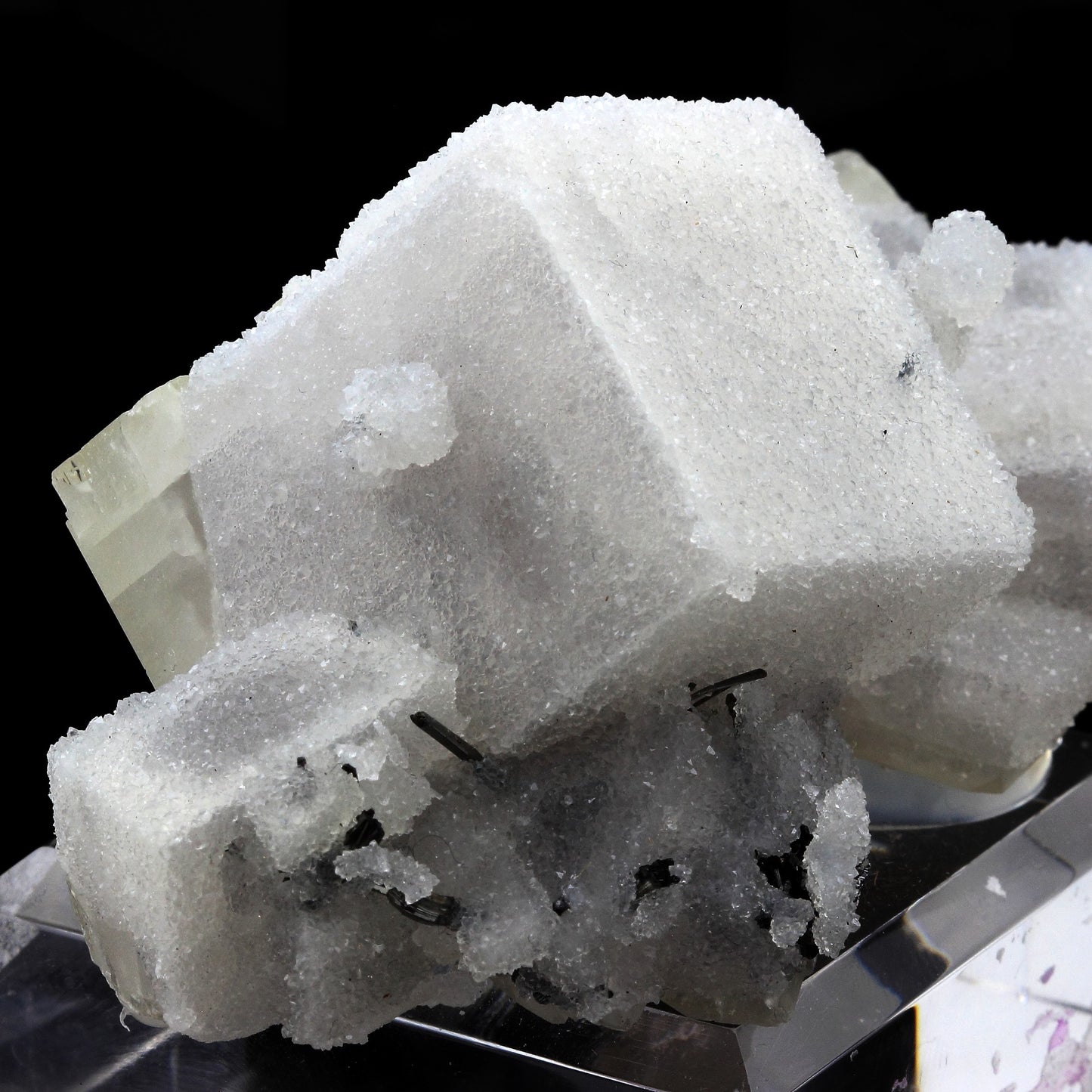 Baryte, Quartz, Stibnite. 1547.0 carats. Murray mine, Elko Co., Nevada, USA