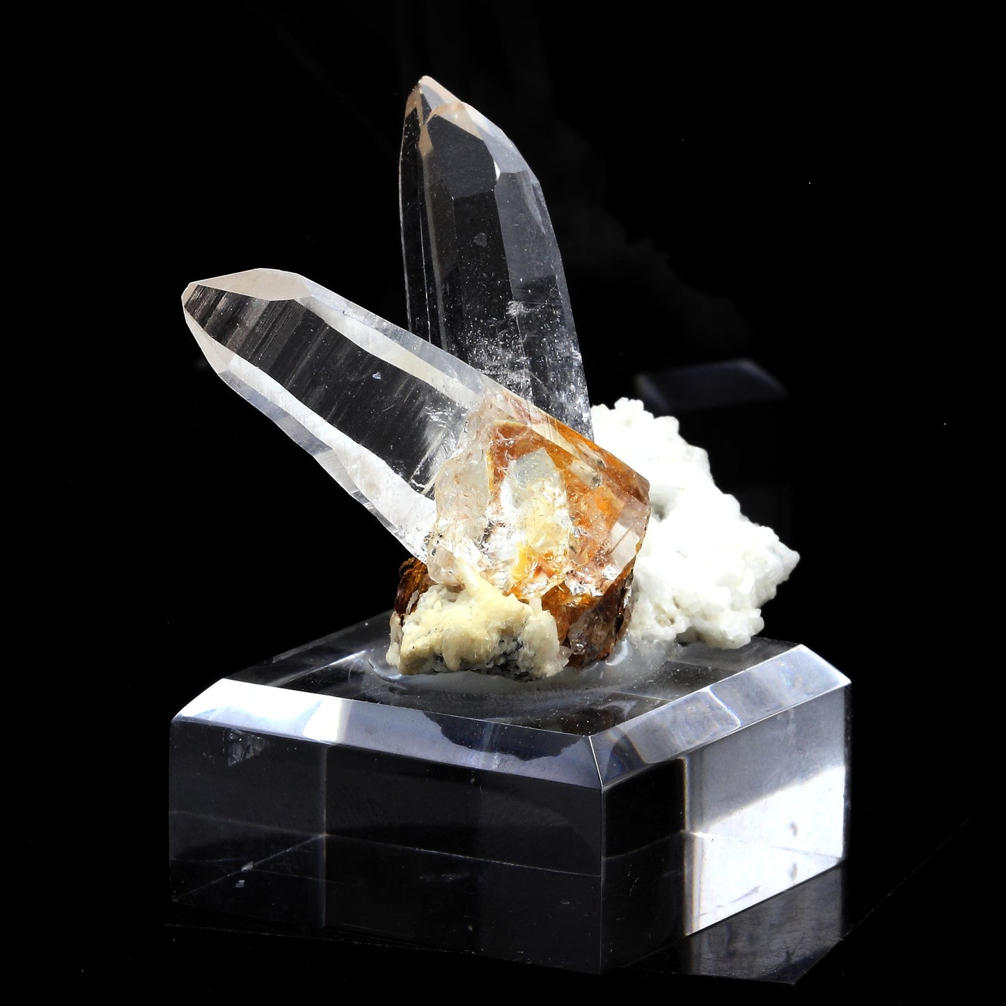Quartz + Albite, 304.0 carats, l'Oisans, Isère, France