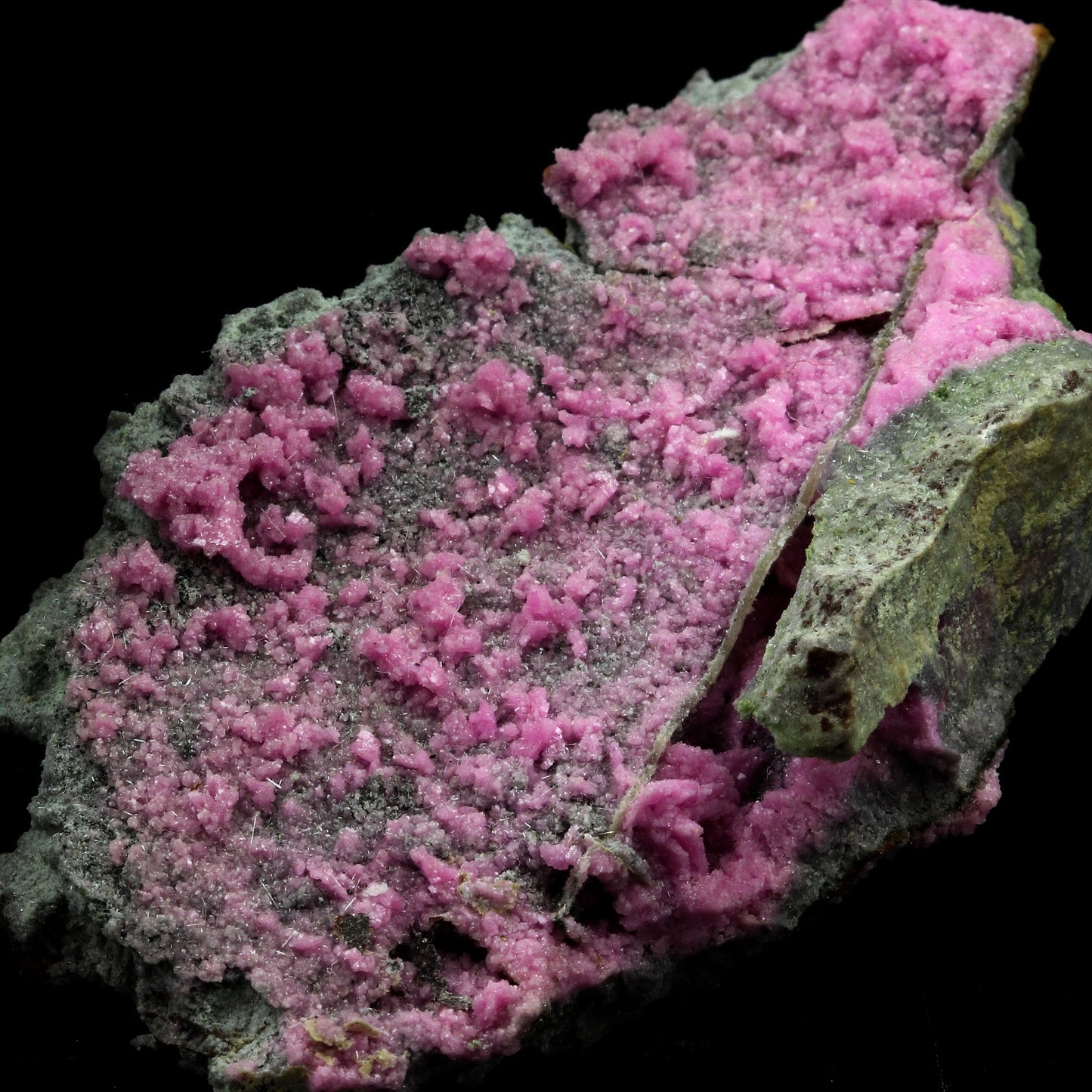 Cobaltoan Calcite. 238.5 carats. Katanga, Congo