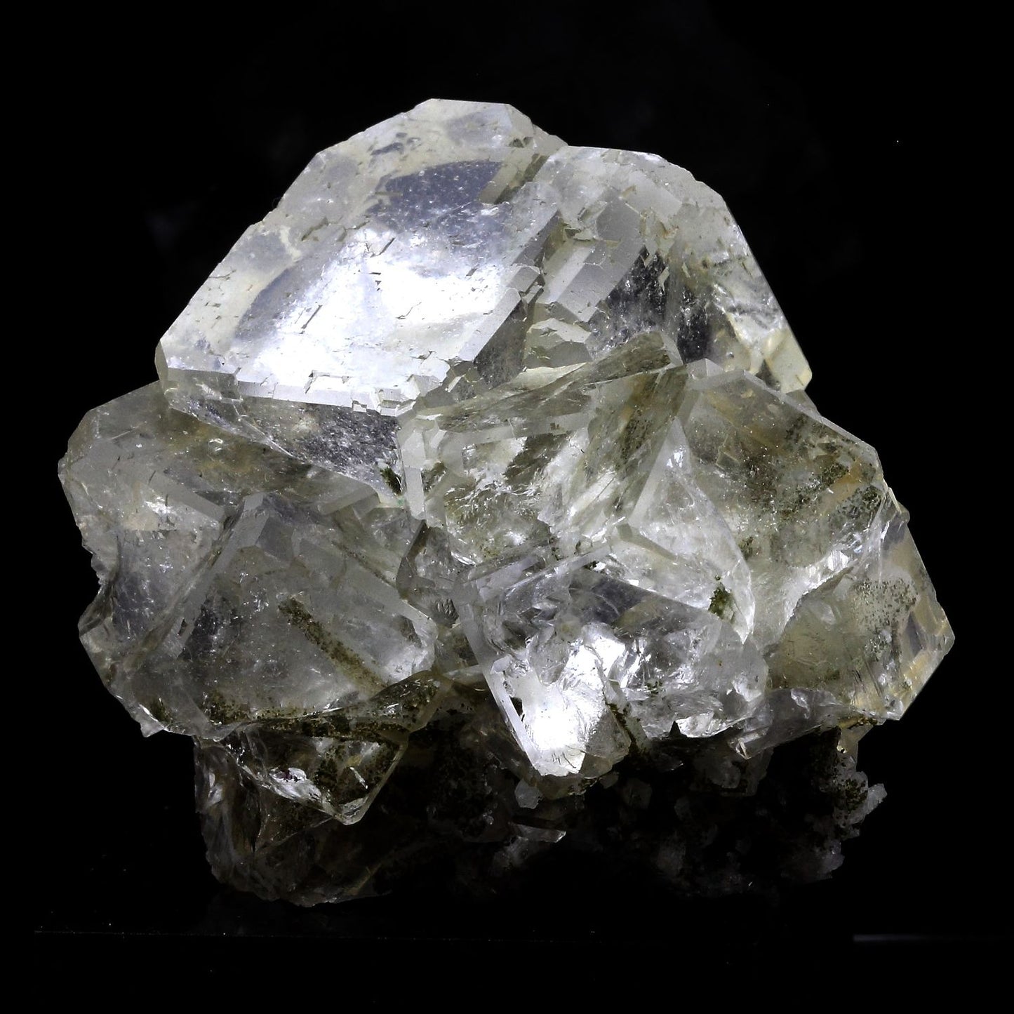 Fluorite. 1052.0 carats. Nikolaevskiy Mine, Dal'negorsk, Russie