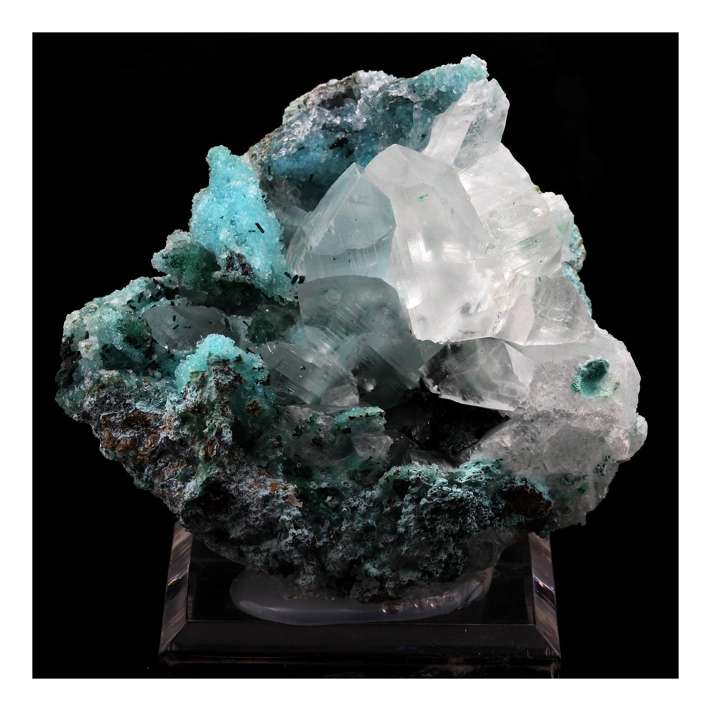 Atacamite, Gypse, Chrysocolle. 1759.5 carats. Lily Mine, Pisco Umay, Ica, Perou