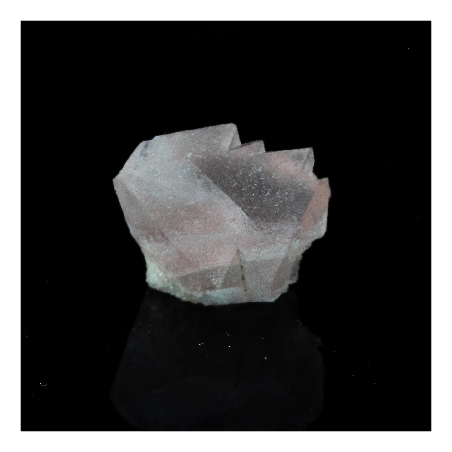 Fluorite rose. 5.74 carats. Massif du Mont-Blanc, France