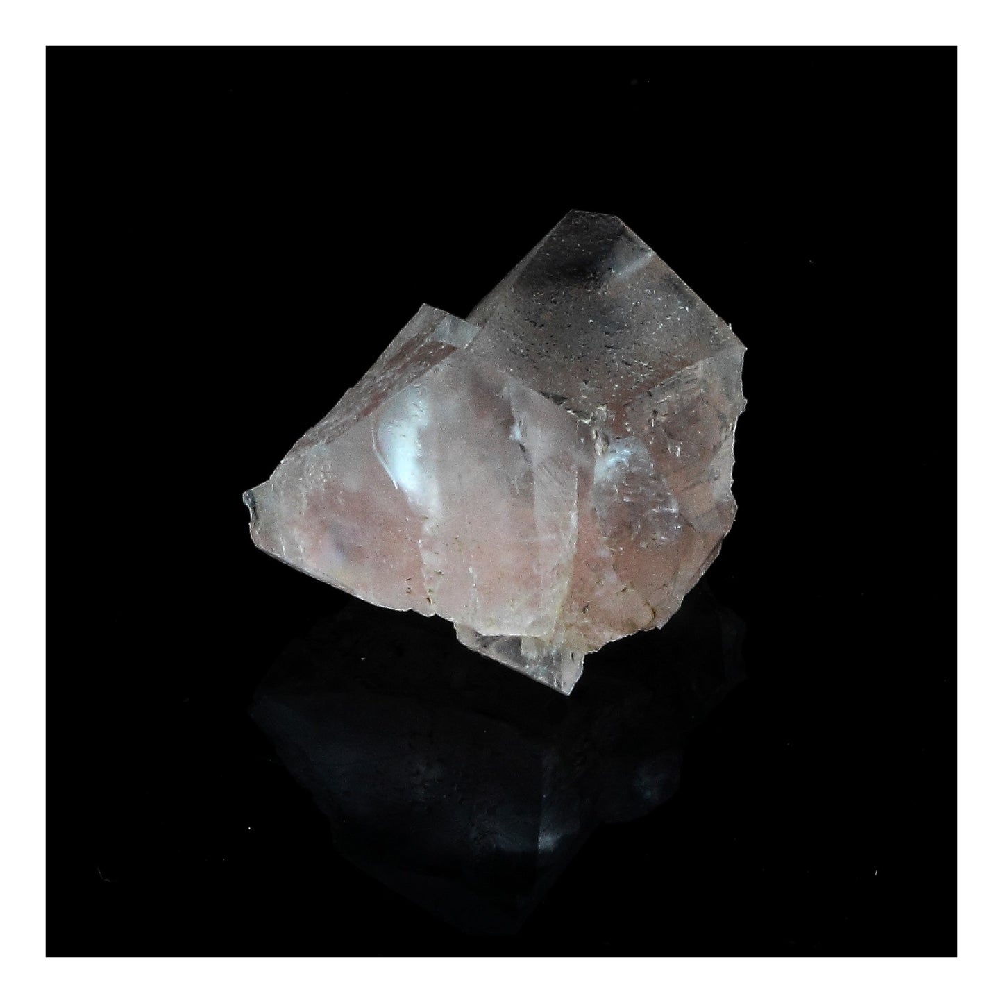Fluorite rose. 5.83 carats. Massif du Mont-Blanc, France