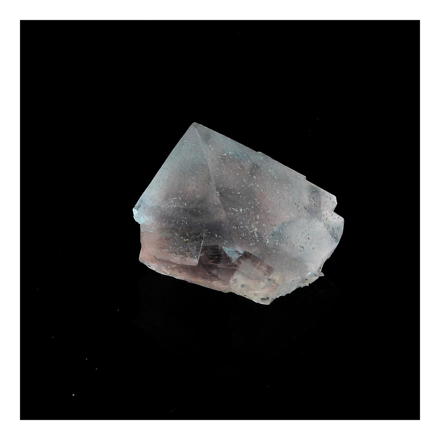 Fluorite rose. 4.89 carats. Massif du Mont-Blanc, France