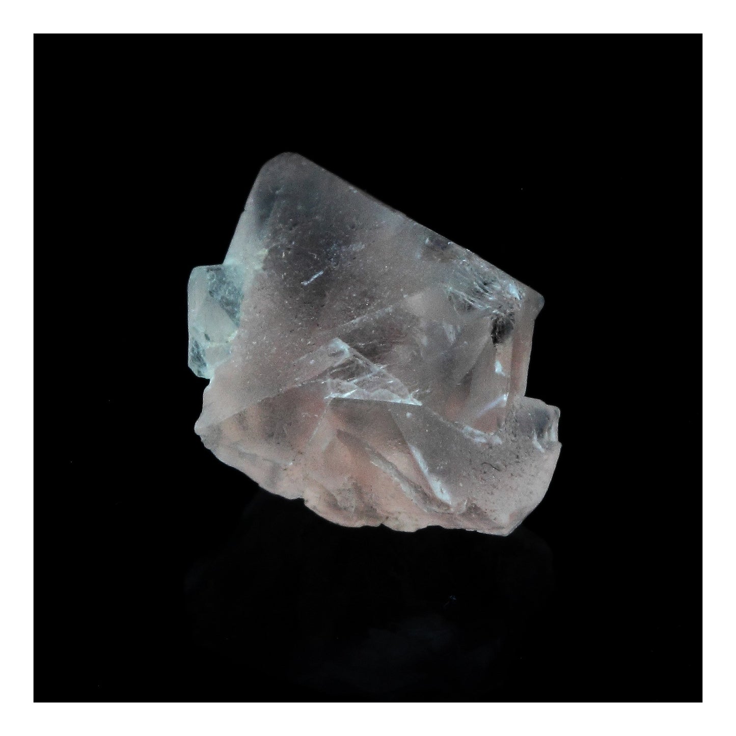 Fluorite rose. 8.13 carats. Massif du Mont-Blanc, France