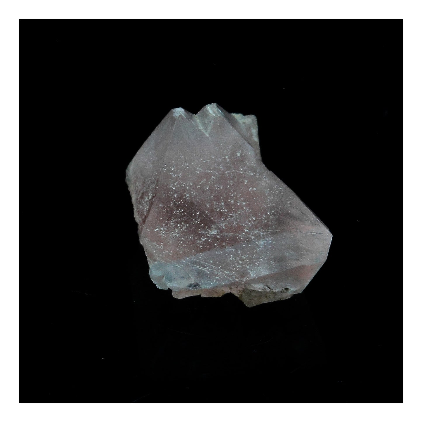 Fluorite rose. 4.47 carats. Massif du Mont-Blanc, France