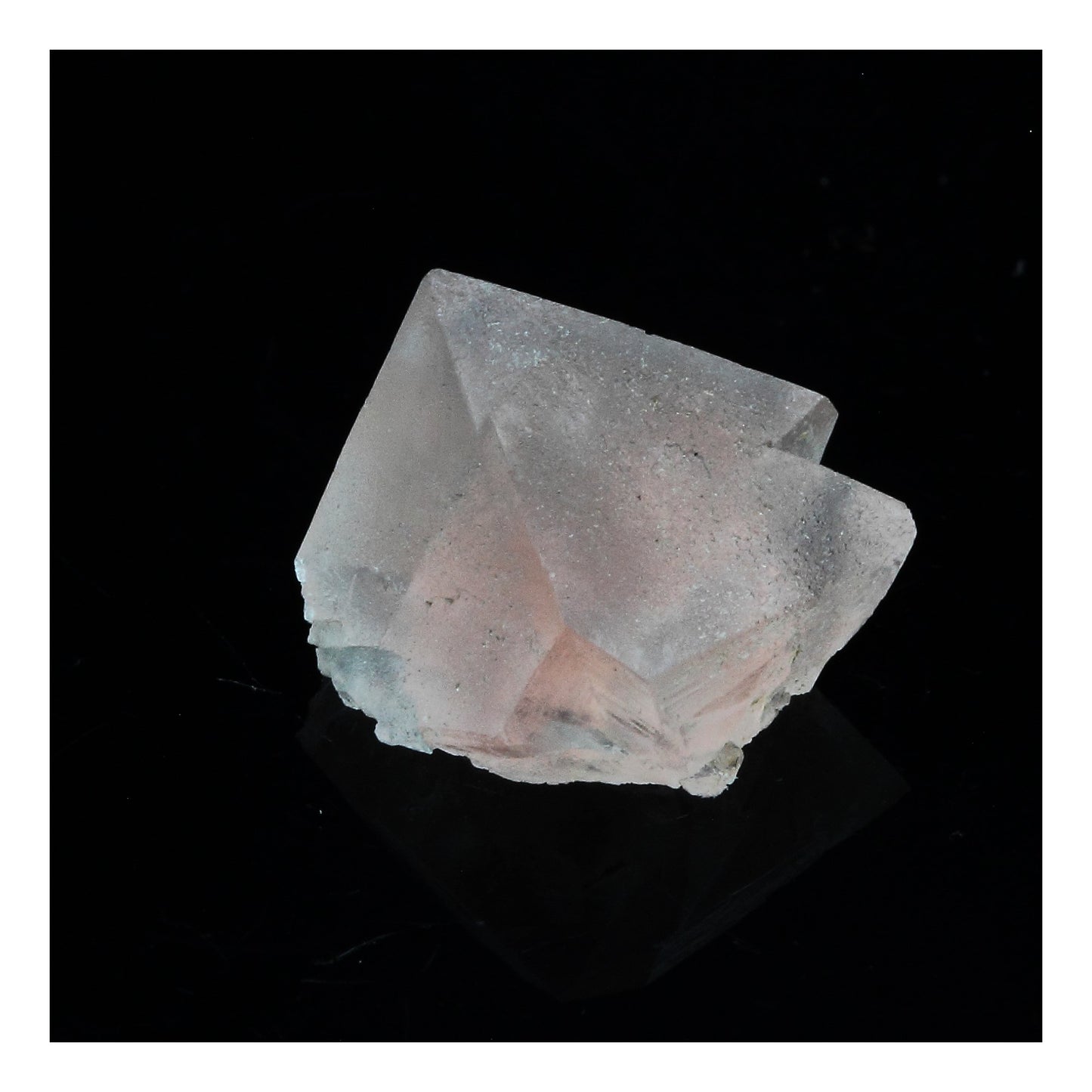 Fluorite rose. 5.53 carats. Massif du Mont-Blanc, France