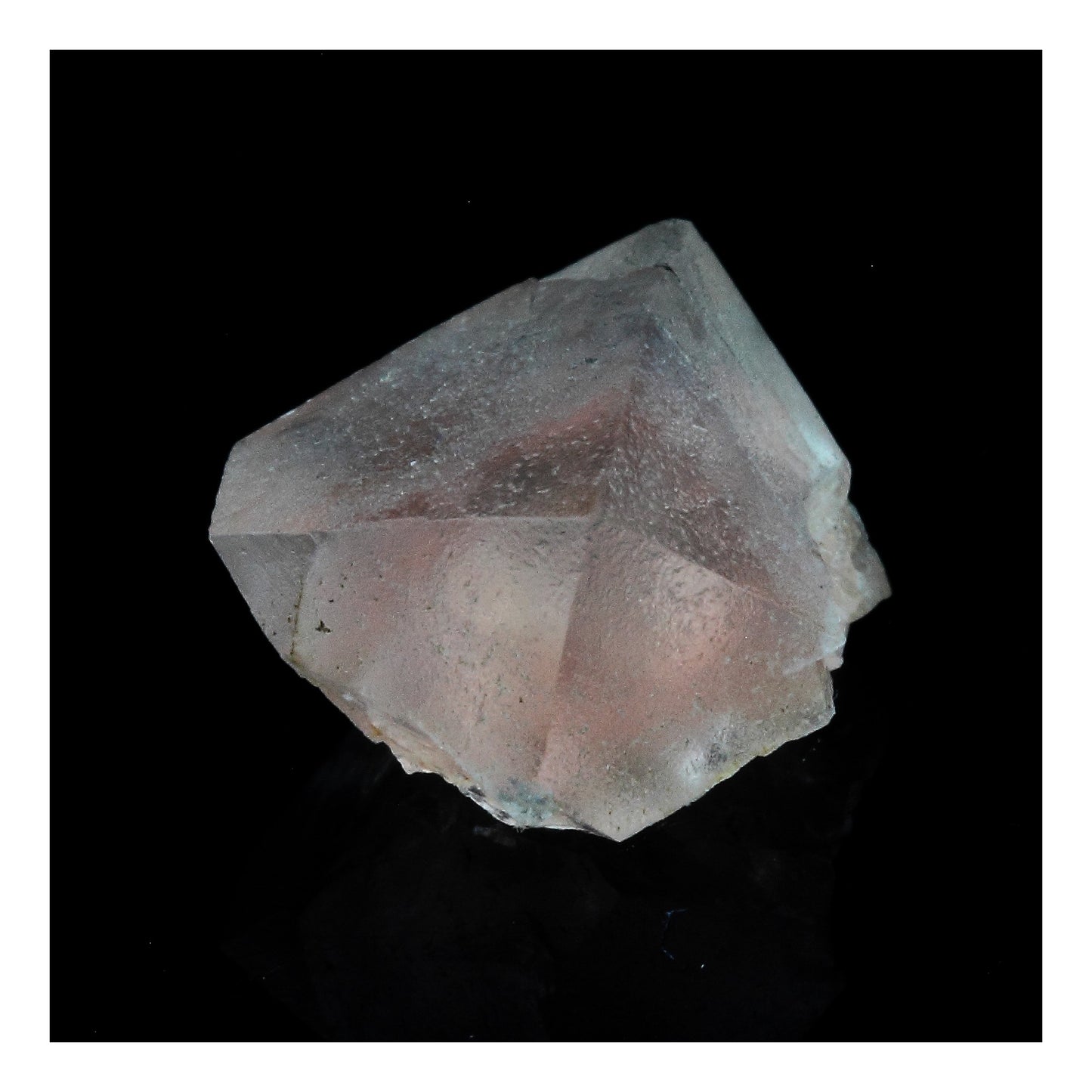 Fluorite rose. 4.96 carats. Massif du Mont-Blanc, France