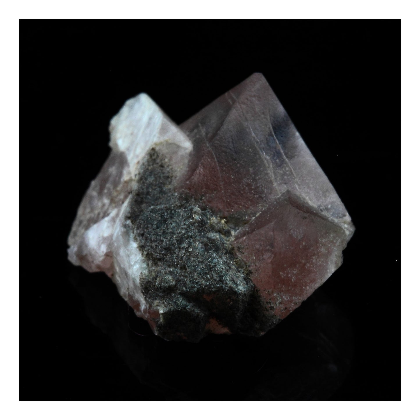 Fluorite rose. 10.09 carats. Massif du Mont-Blanc, France