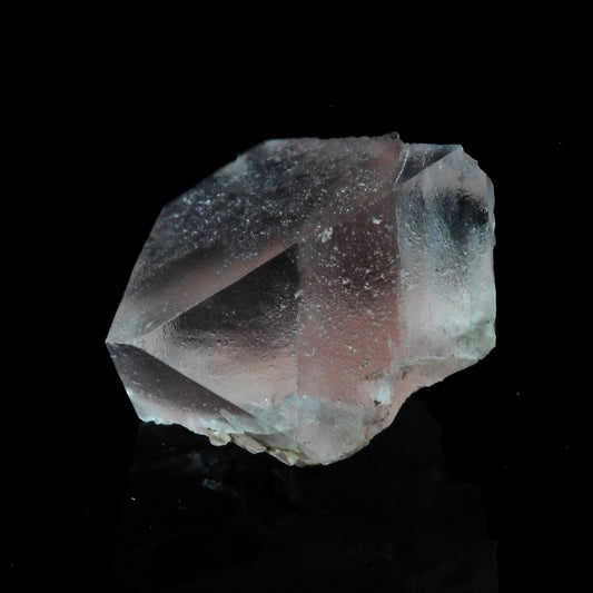 Fluorite rose. 4.95 carats. Massif du Mont-Blanc, France