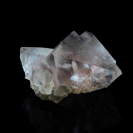 Fluorite rose. 5.31 carats. Massif du Mont-Blanc, France