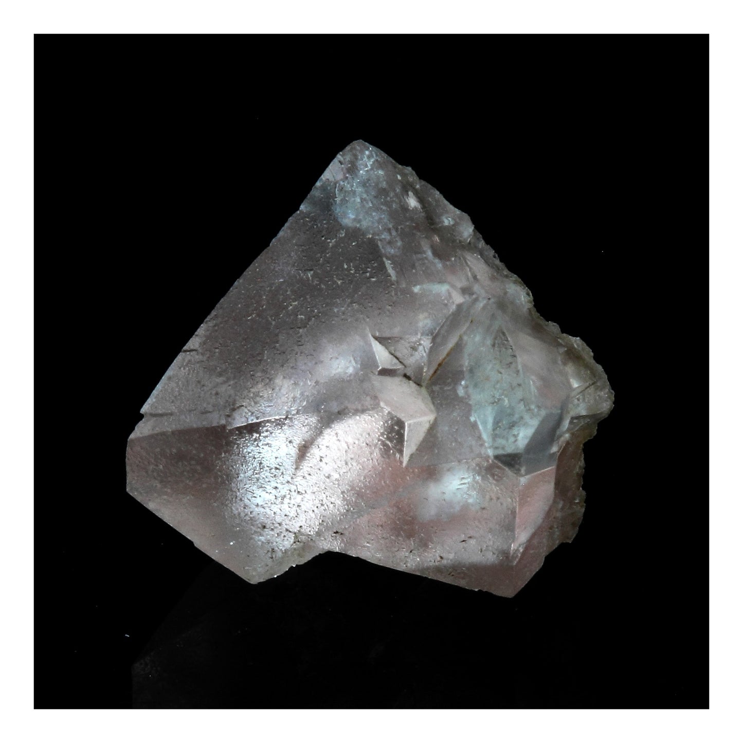 Fluorite rose. 5.82 carats. Massif du Mont-Blanc, France