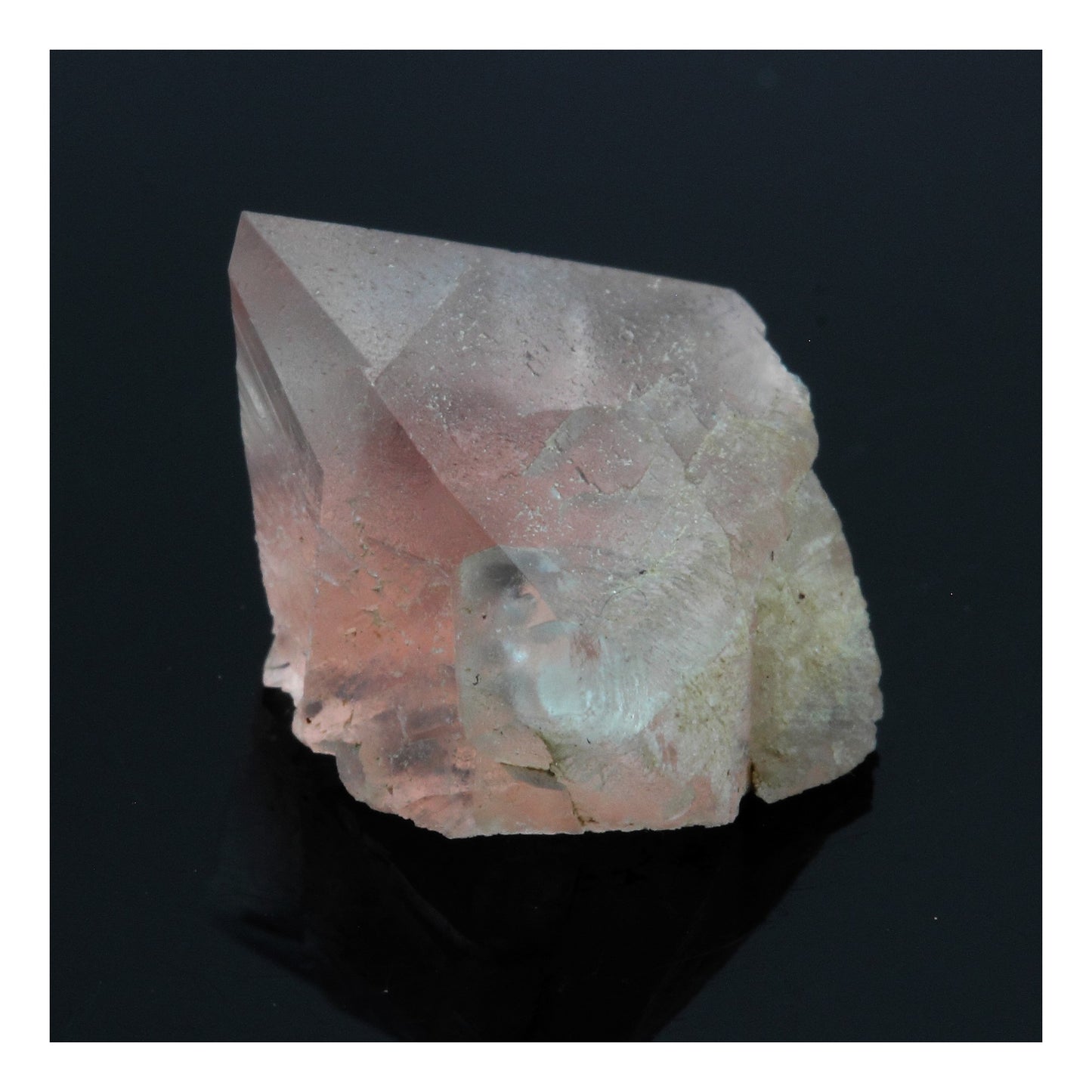 Fluorite rose. 9.03 carats. Massif du Mont-Blanc, France