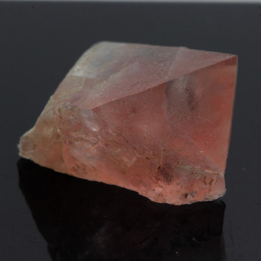 Fluorite rose. 9.03 carats. Massif du Mont-Blanc, France