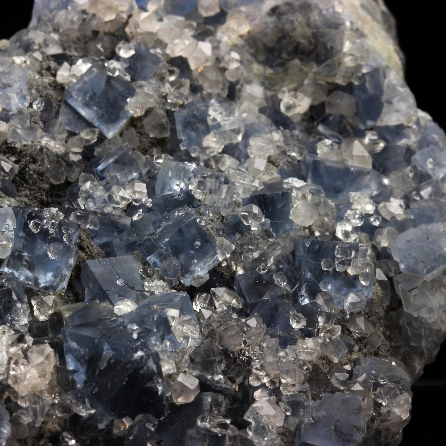 Fluorite + Quartz. 1637.5 carats. Mont-Roc, Tarn, France