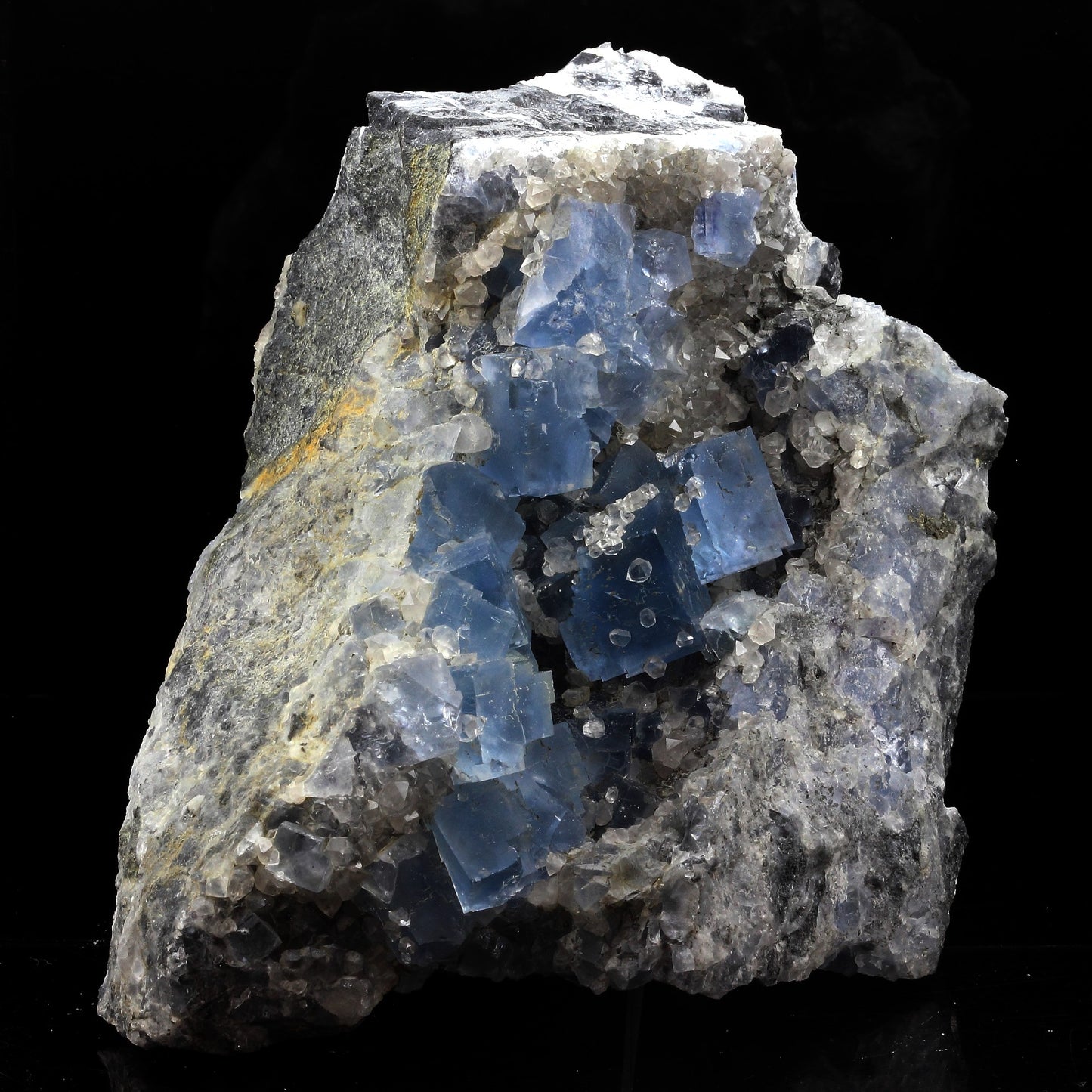 Fluorite + Quartz. 3281.0 carats. Mont-Roc, Tarn, France