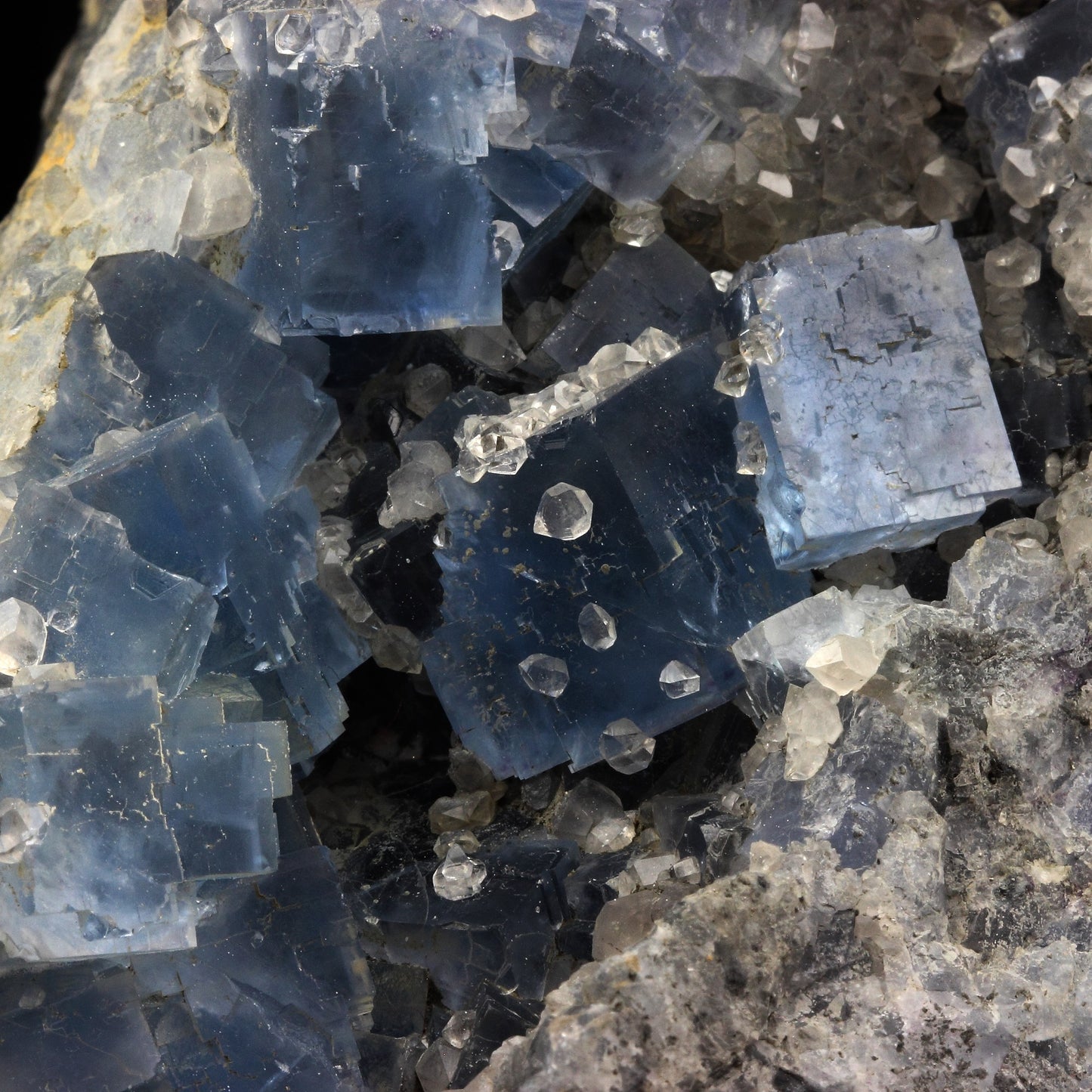 Fluorite + Quartz. 3281.0 carats. Mont-Roc, Tarn, France