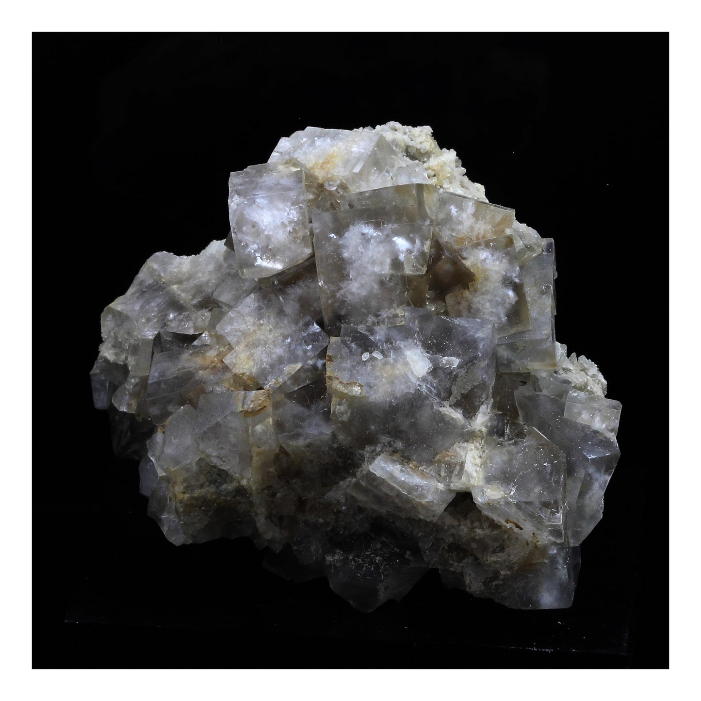 Fluorite. 334.0 carats. Plats, Ardèche, France