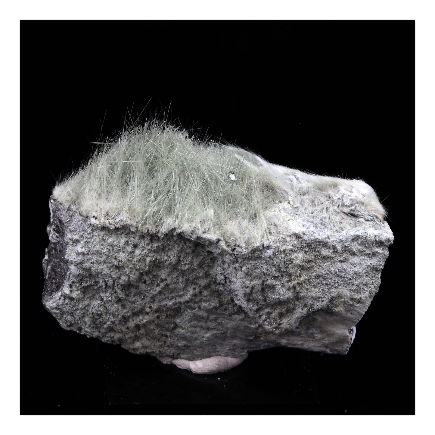 Byssolite. 126.0 carats. La Combe de la Selle, Bourg d'Oisans, France