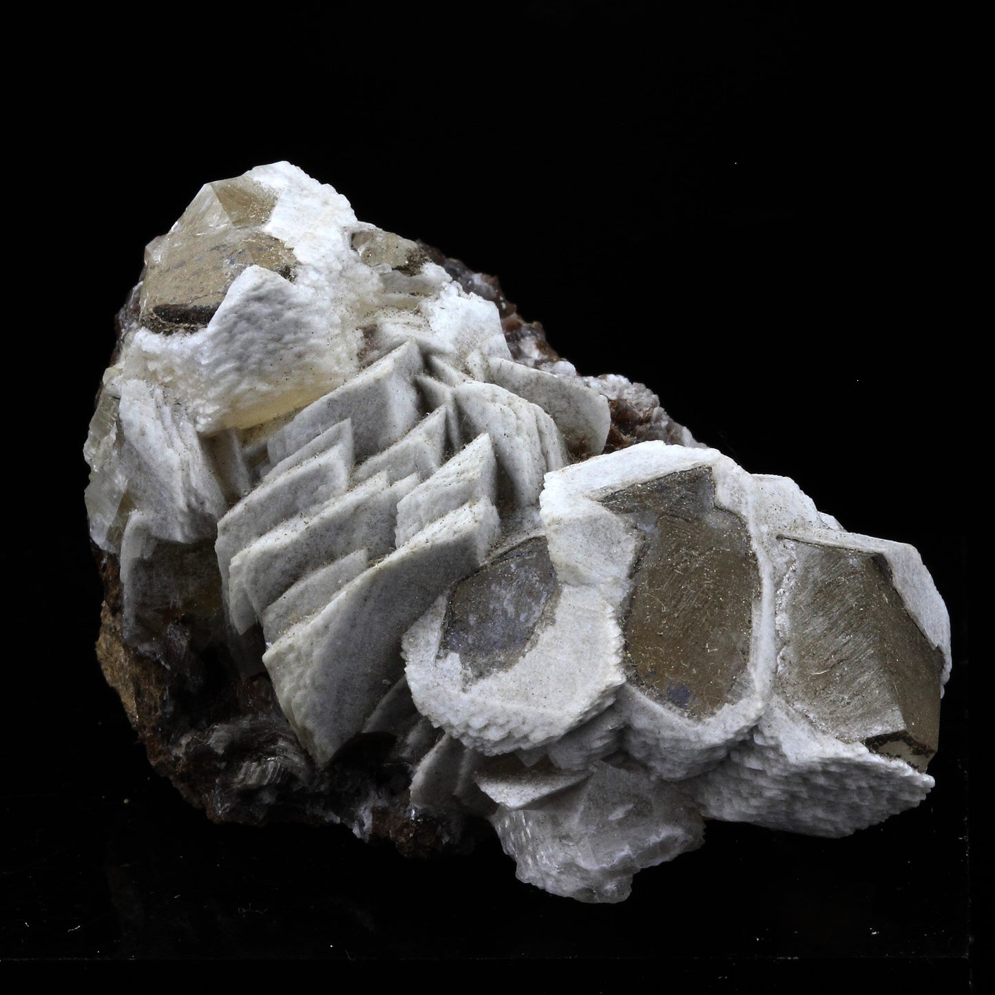 Calcite. 214.0 carats. Les Bondons, Lozère, France
