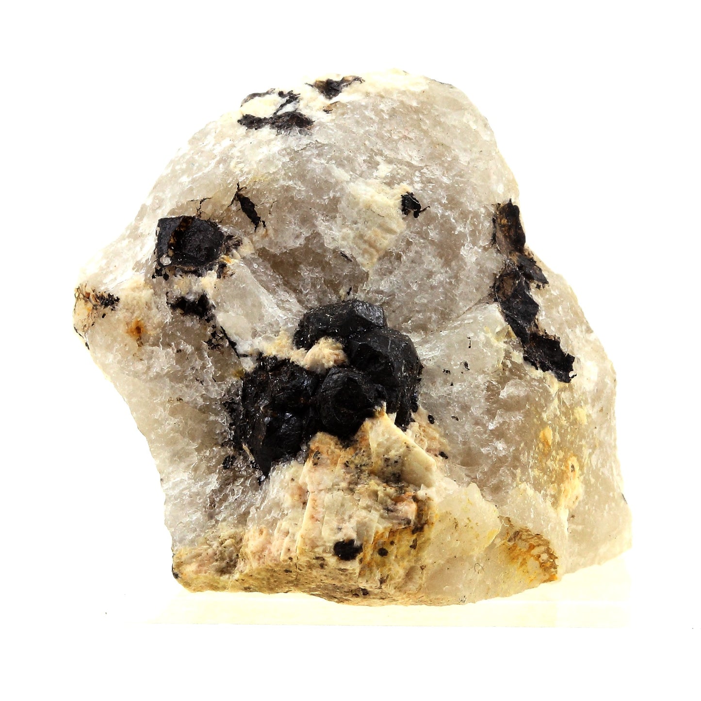 Grenat. 174.0 carats. Marcognac, Saint-Yrieix-la-Perche, France