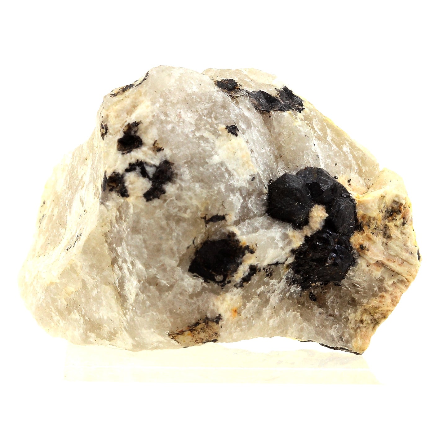 Grenat. 174.0 carats. Marcognac, Saint-Yrieix-la-Perche, France