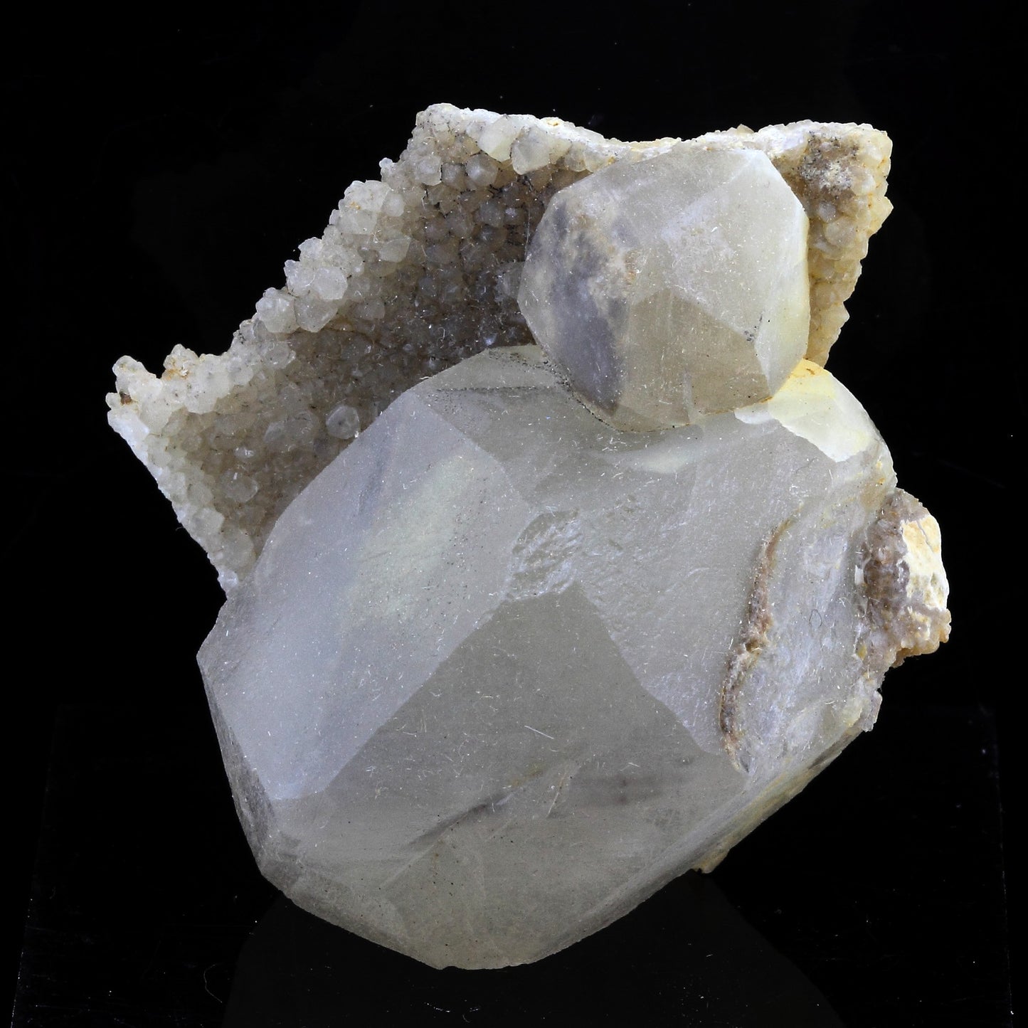 Calcite. 244.0 carats. Lodève, Hérault, Occitanie, France