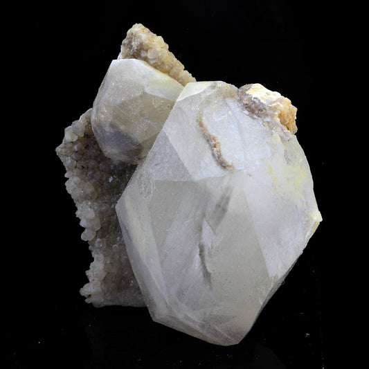 Calcite. 244.0 carats. Lodève, Hérault, Occitanie, France