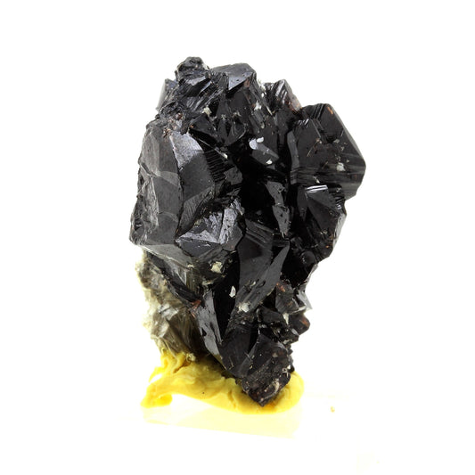 Cassiterite, Muscovite. 130.0 carats. Pingwu beryl mine, Mianyang, Sichuan, Chine