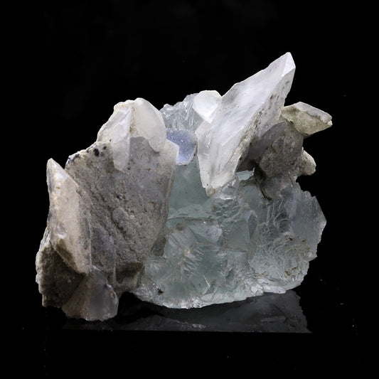 Fluorite + Calcite. 185.0 carats. Aouli, Midelt Province, Drâa-Tafilalet, Maroc