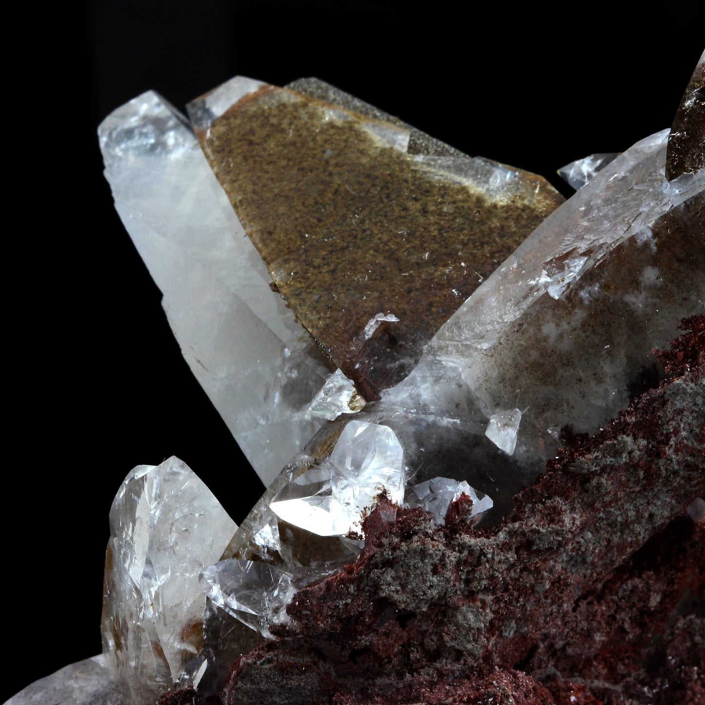 Calcite. 997.5 carats. Leiping Mine, Hunan Province, Chine