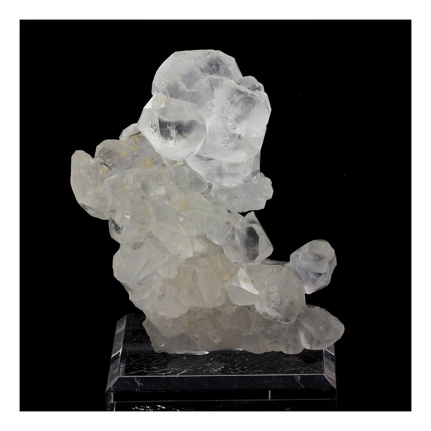 Calcite. 1161.5 carats. Fuzichong Pb-Zn-(Ag) deposit, Guangxi, Chine