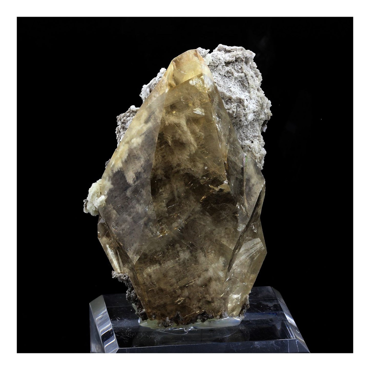 Calcite. 1430.5 carats. Elmwood mine, Carthage, Tennessee, USA