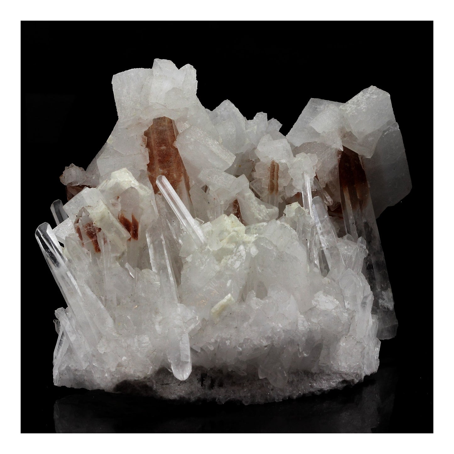 Quartz + Baryte. 2989.0 carats. Hunan, Chine