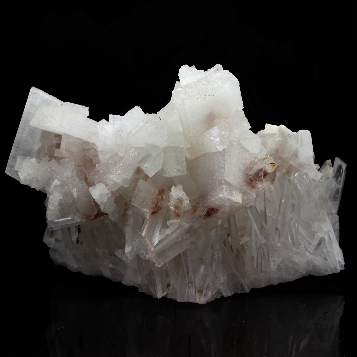 Quartz + Baryte. 2989.0 carats. Hunan, Chine