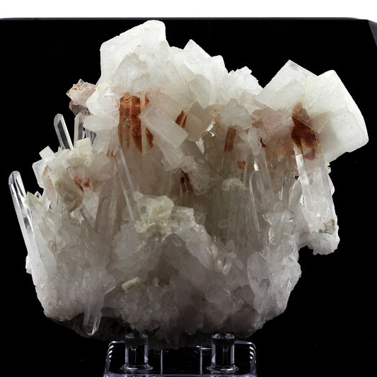 Quartz + Baryte. 2989.0 carats. Hunan, Chine