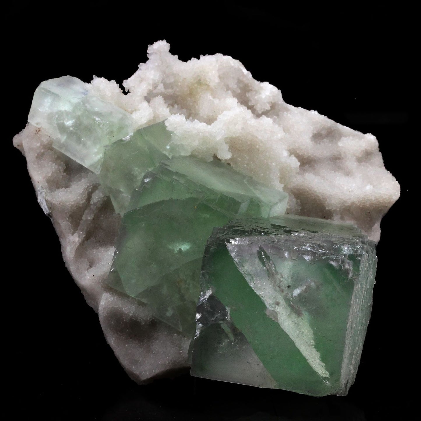 Fluorite + Quartz. 2449.0 carats. De'an, Jiangxi, Chine