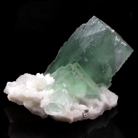 Fluorite + Quartz. 2449.0 carats. De'an, Jiangxi, Chine