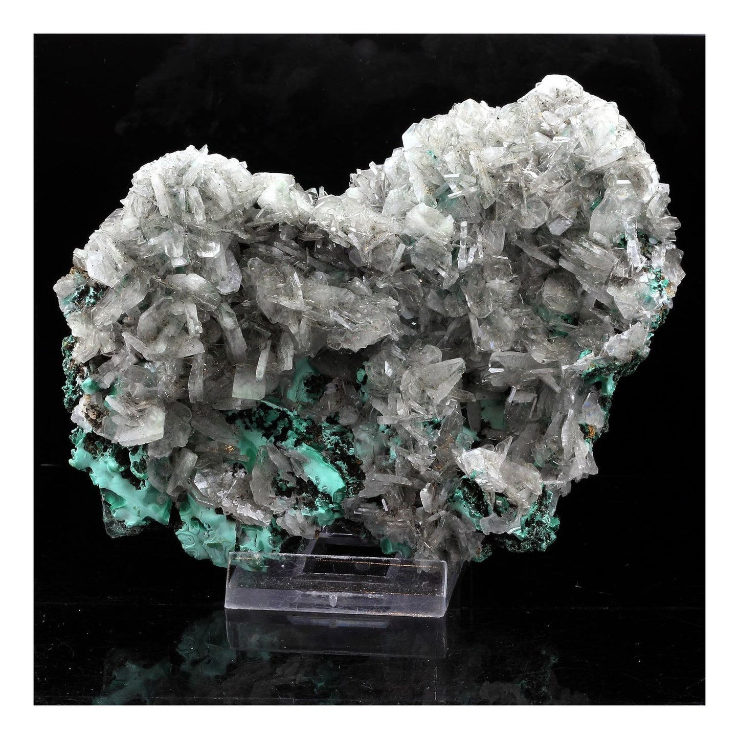Malachite + Baryte. 1551.5 carats. Congo
