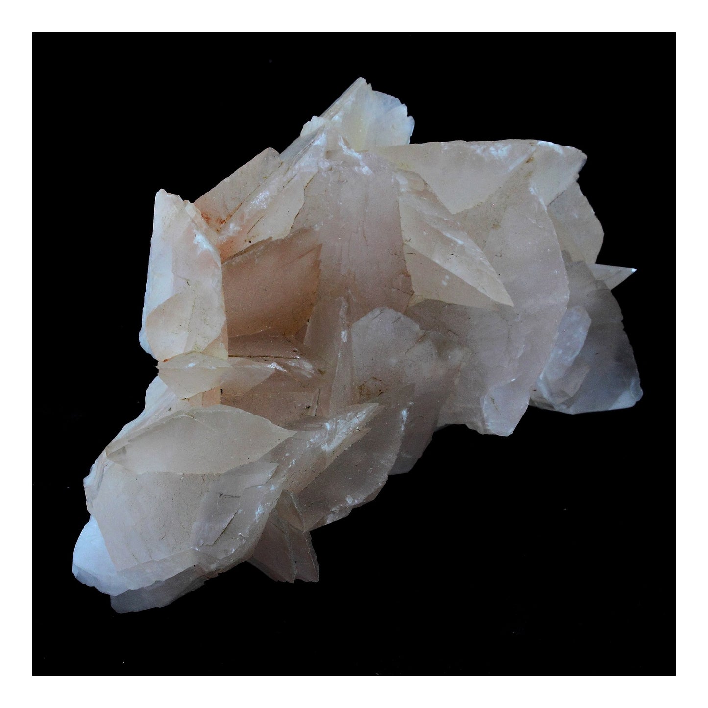 Calcite. 5043.0 carats. Chine