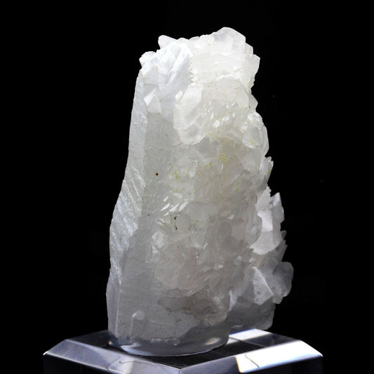 Calcite + Quartz. 480.5 carats. Chine