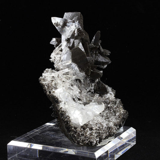 Calcite. 3175.0 carats. Leiping Mine, Hunan Province, Chine