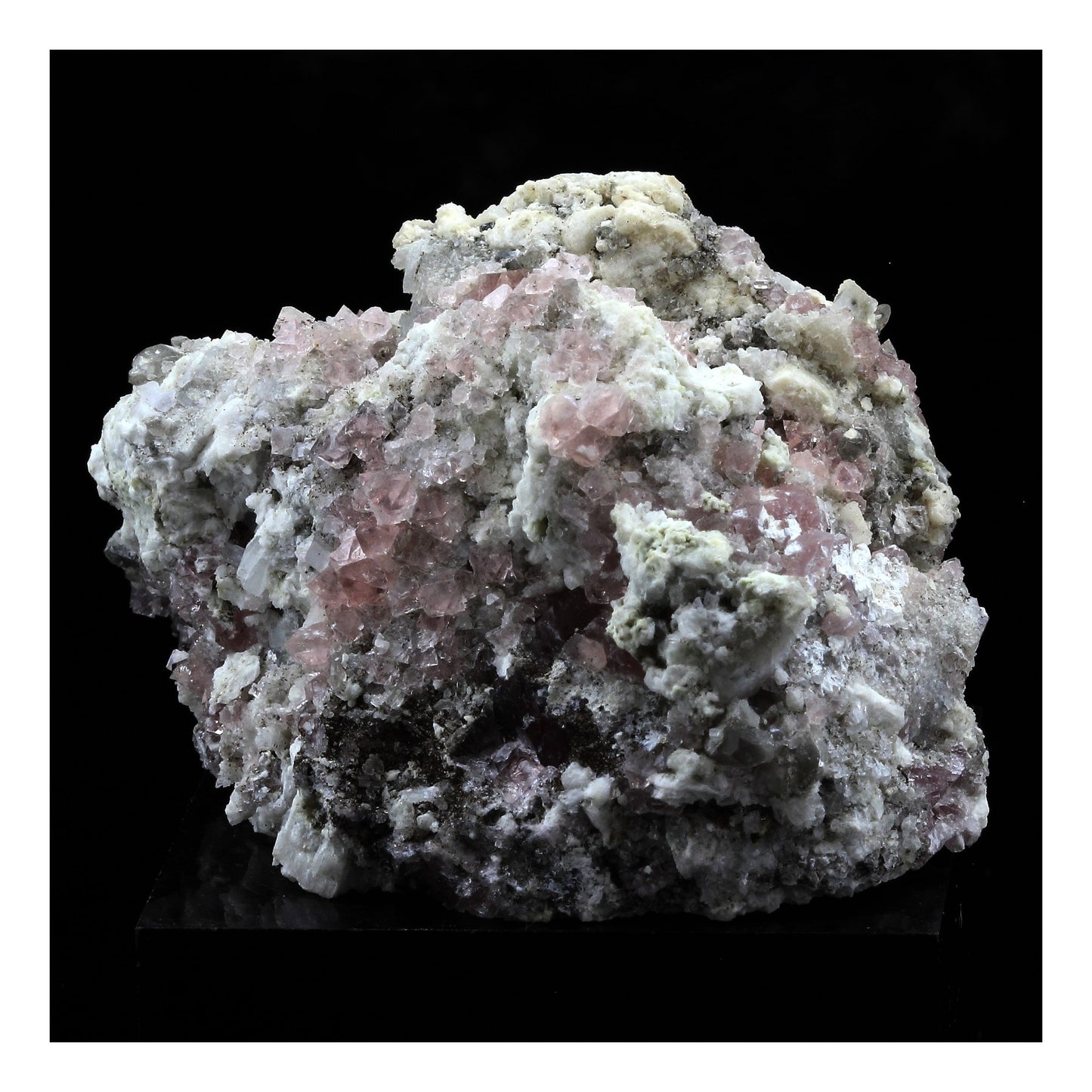 Fluorite rose. 485.5 carats. Massif du Mont-Blanc, France