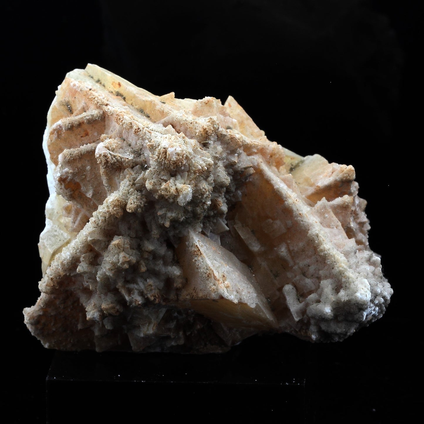 Calcite. 1170.5 carats. Cabrerets, Lauzès, Lot, France