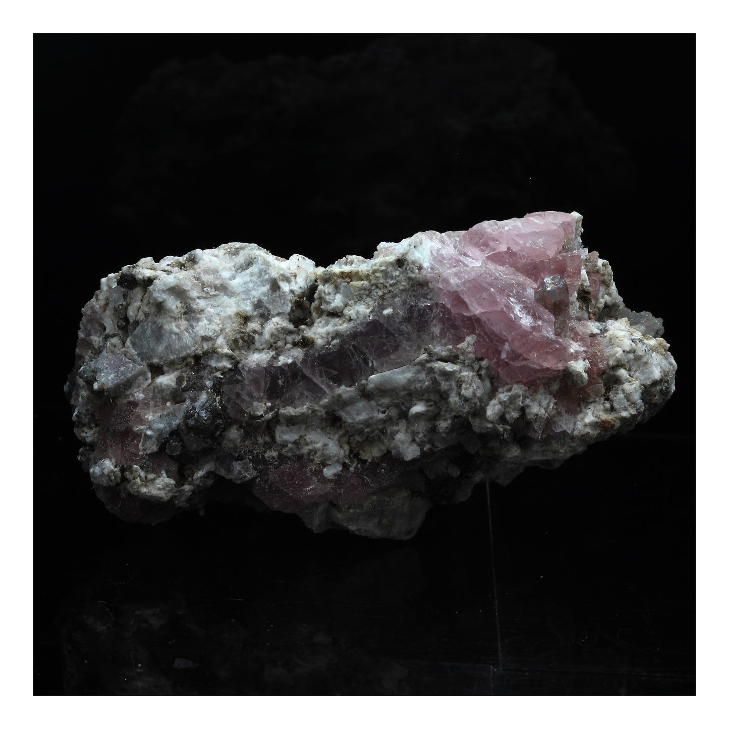 Fluorite rose. 409.5 carats. Massif du Mont-Blanc, France
