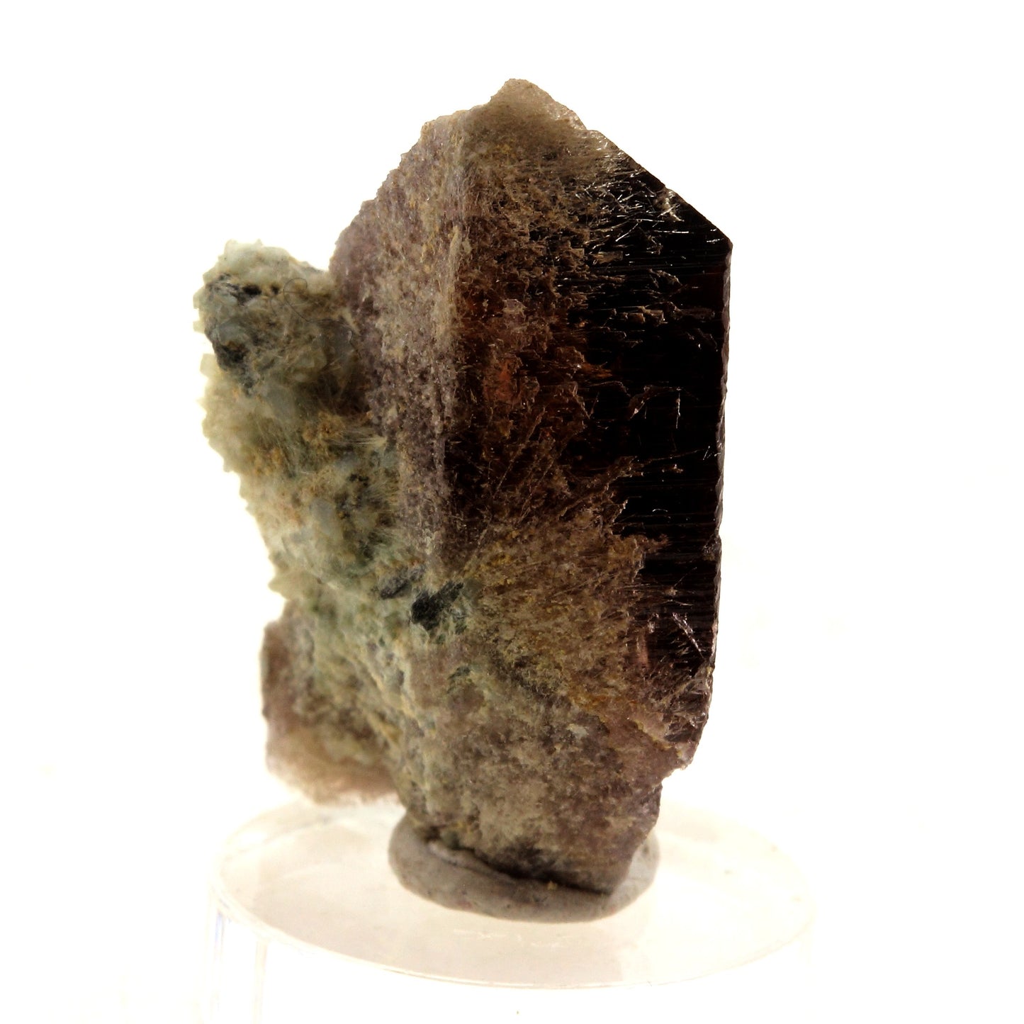 Axinite. 25.0 carats. Le Rocher d'Armentier, Bourg d'Oisans, France