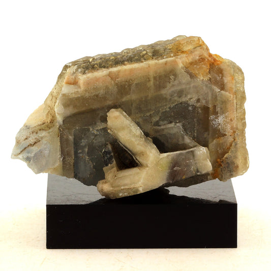 Baryte. 285.0 carats. Saint-Georges-les-Bains, Ardèche, France
