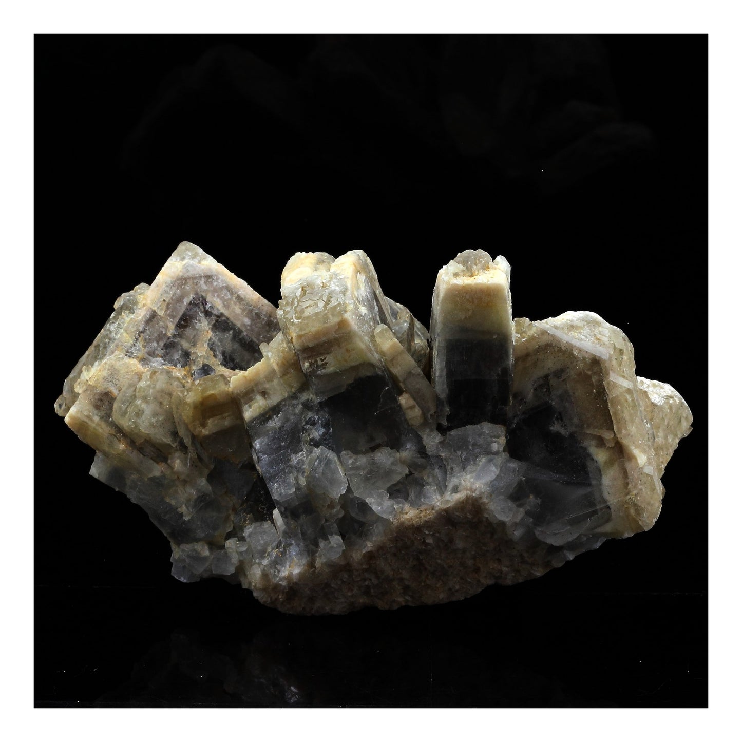Baryte. 1597.0 carats. Saint-Georges-les-Bains, Ardèche, France