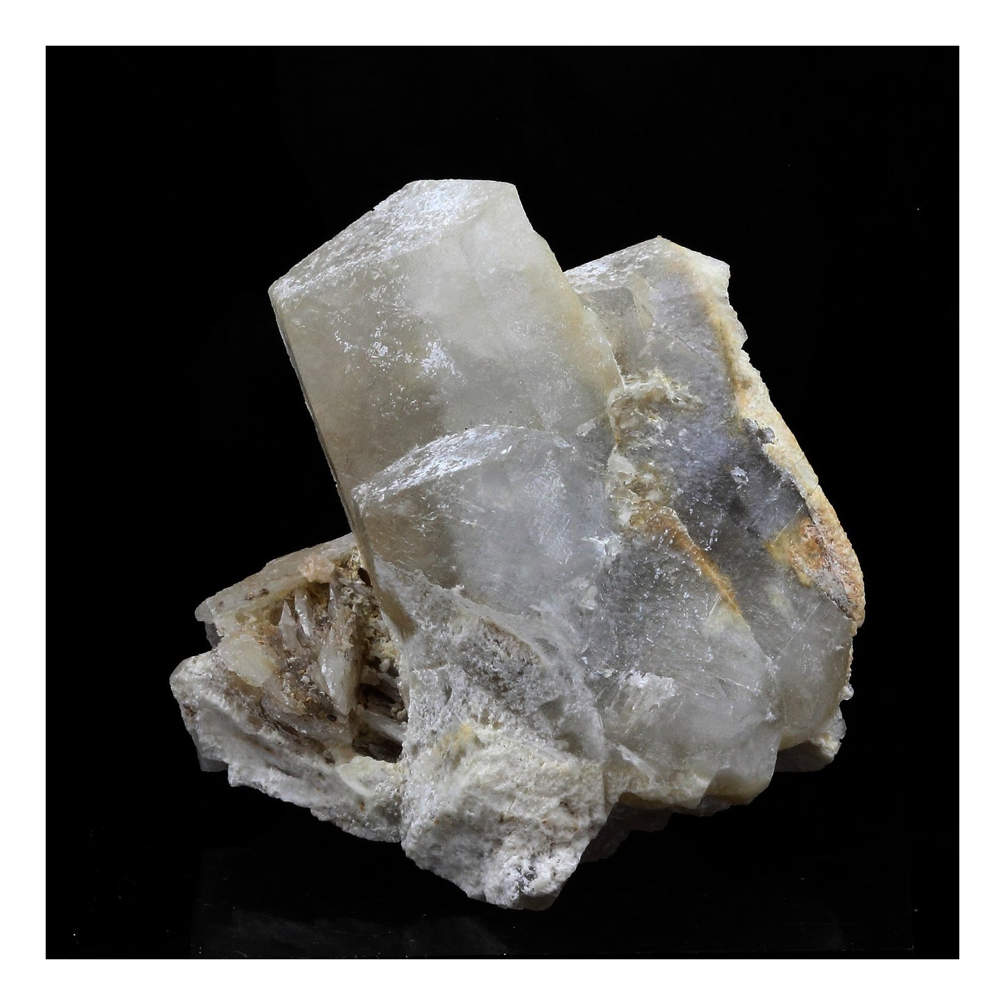 Baryte, Calcite. 259.0 carats. Saint-Péray, Ardèche, France