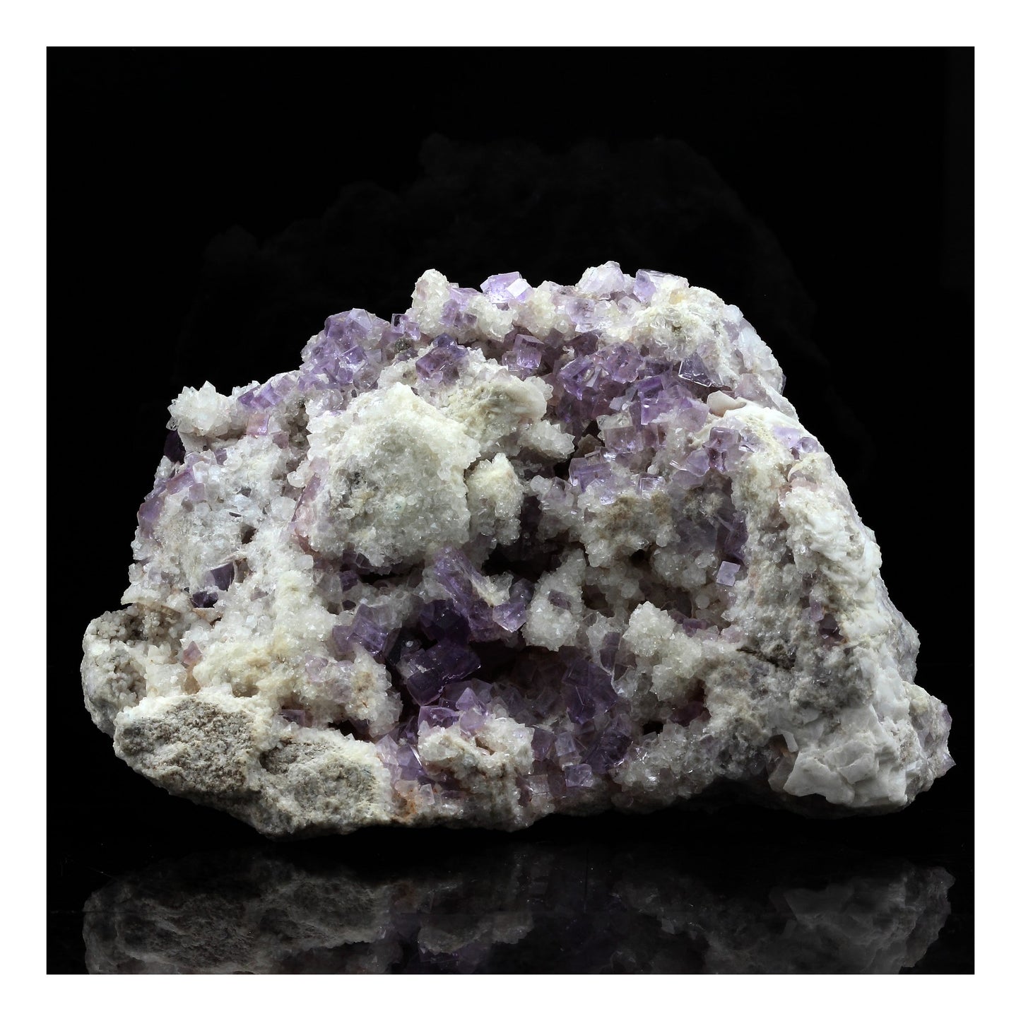 Fluorite + Baryte + Quartz. 1620.0 carats. Berbes, Asturias, Espagne